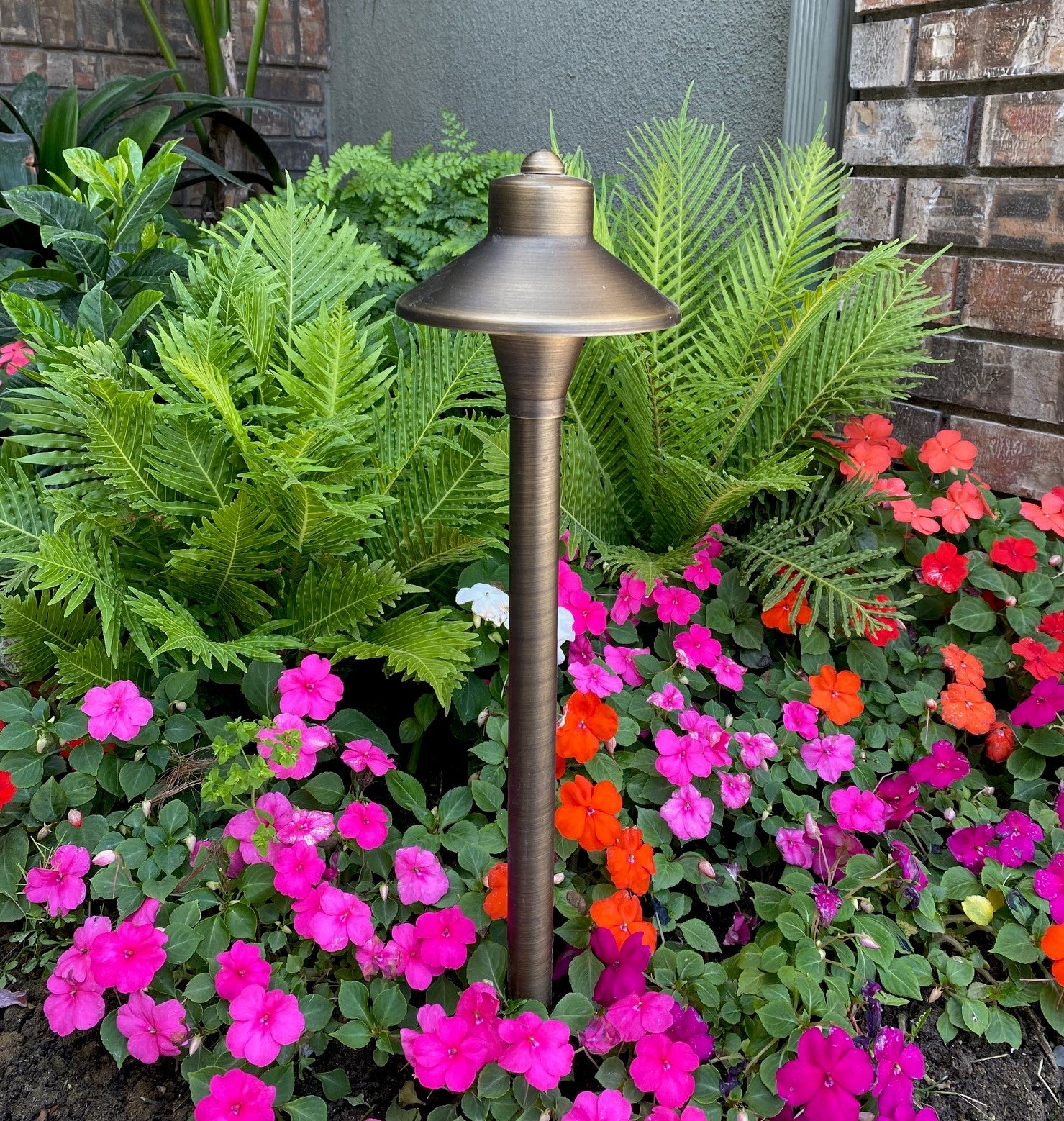 Abajour Solid Brass Path & Area Light - Low Voltage Landscape Lighting - Lumiere Lighting