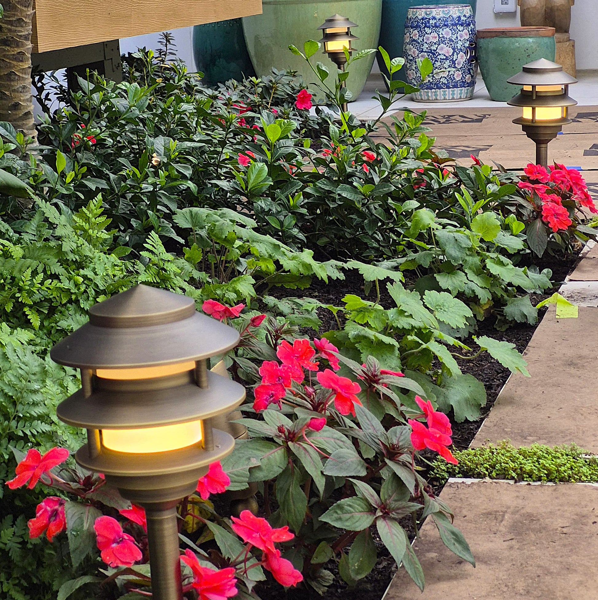 plant pot lights outdoor Bougie Cast Brass Pagoda Path Light Outdoor Lighting Without LED Bulb / Antique Bronze