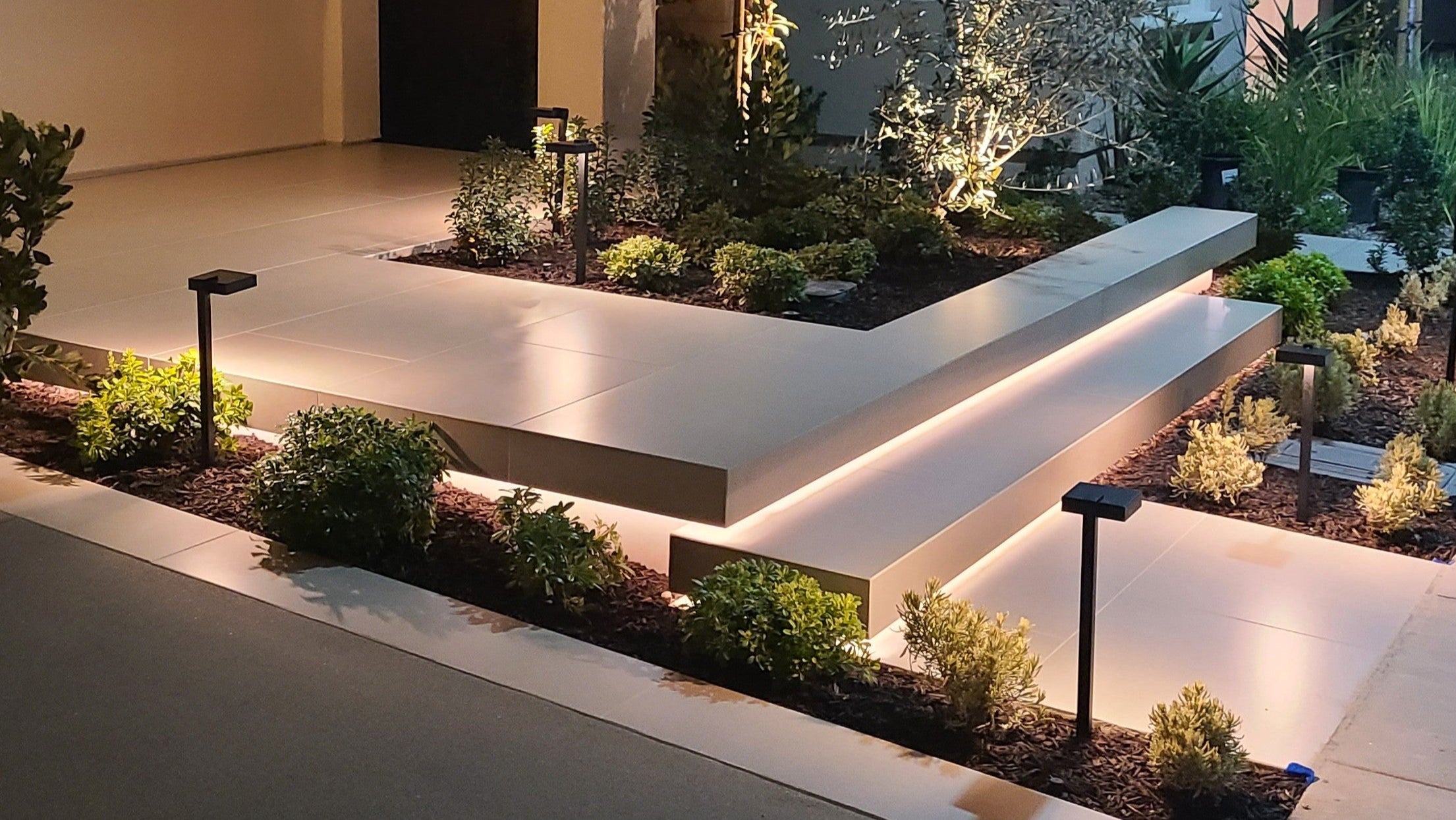 LED Low Voltage Premium Outdoor Landscape Lighting | Easy to