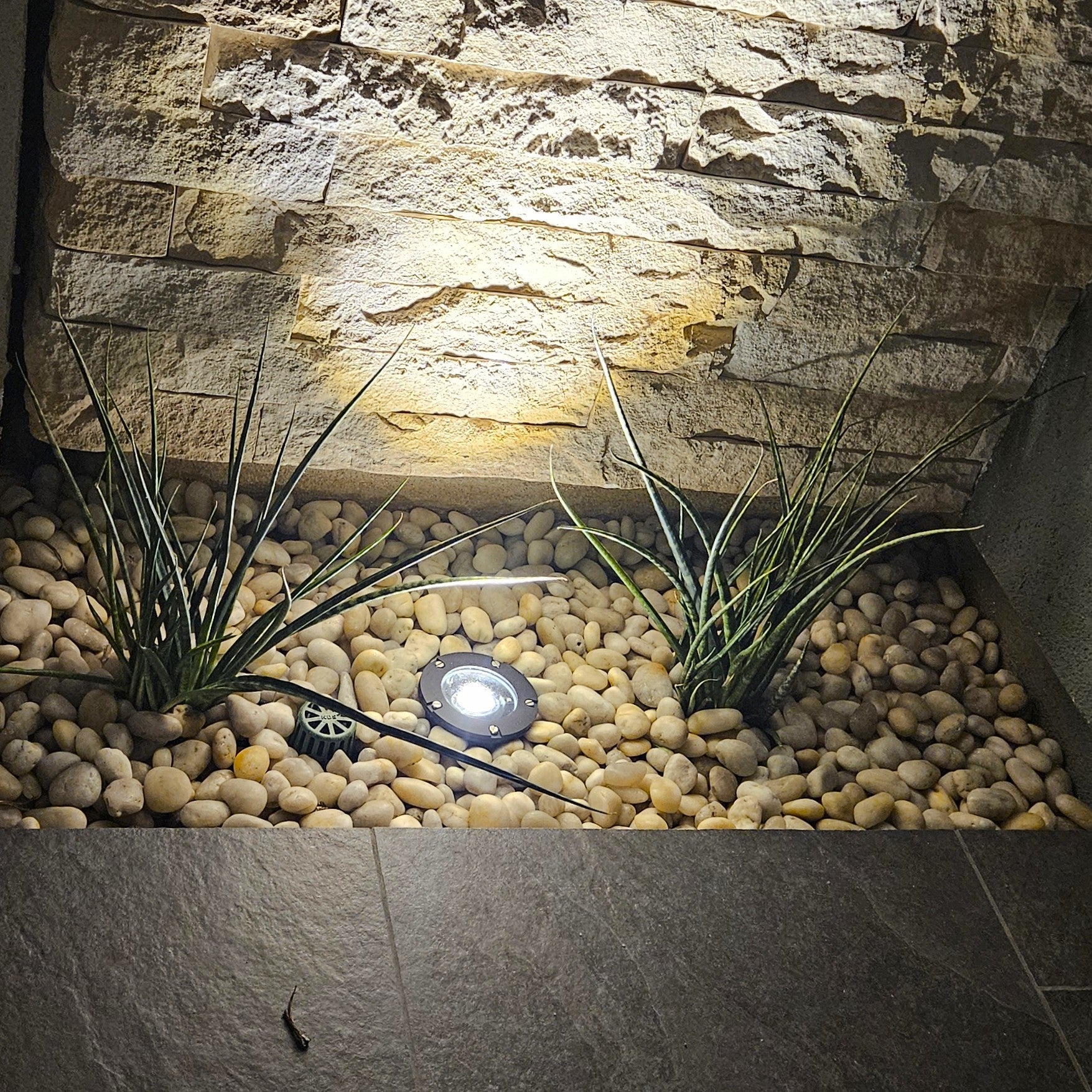 Devenir Solid Brass Adjustable InGround Well Light 12V