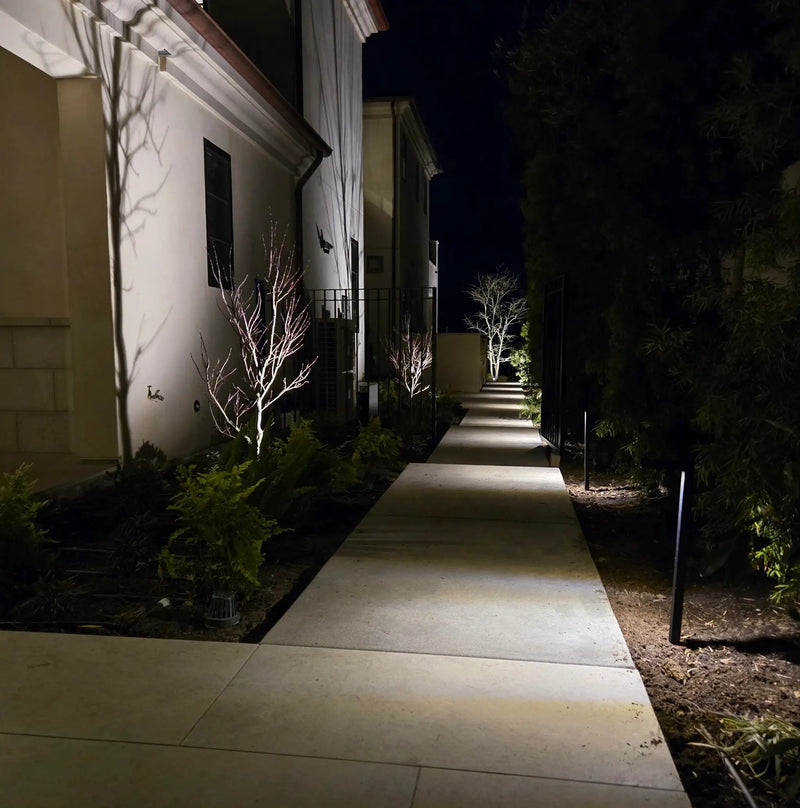 Luminaire Solid Brass Contemporary Pathway Light Natural Bronze