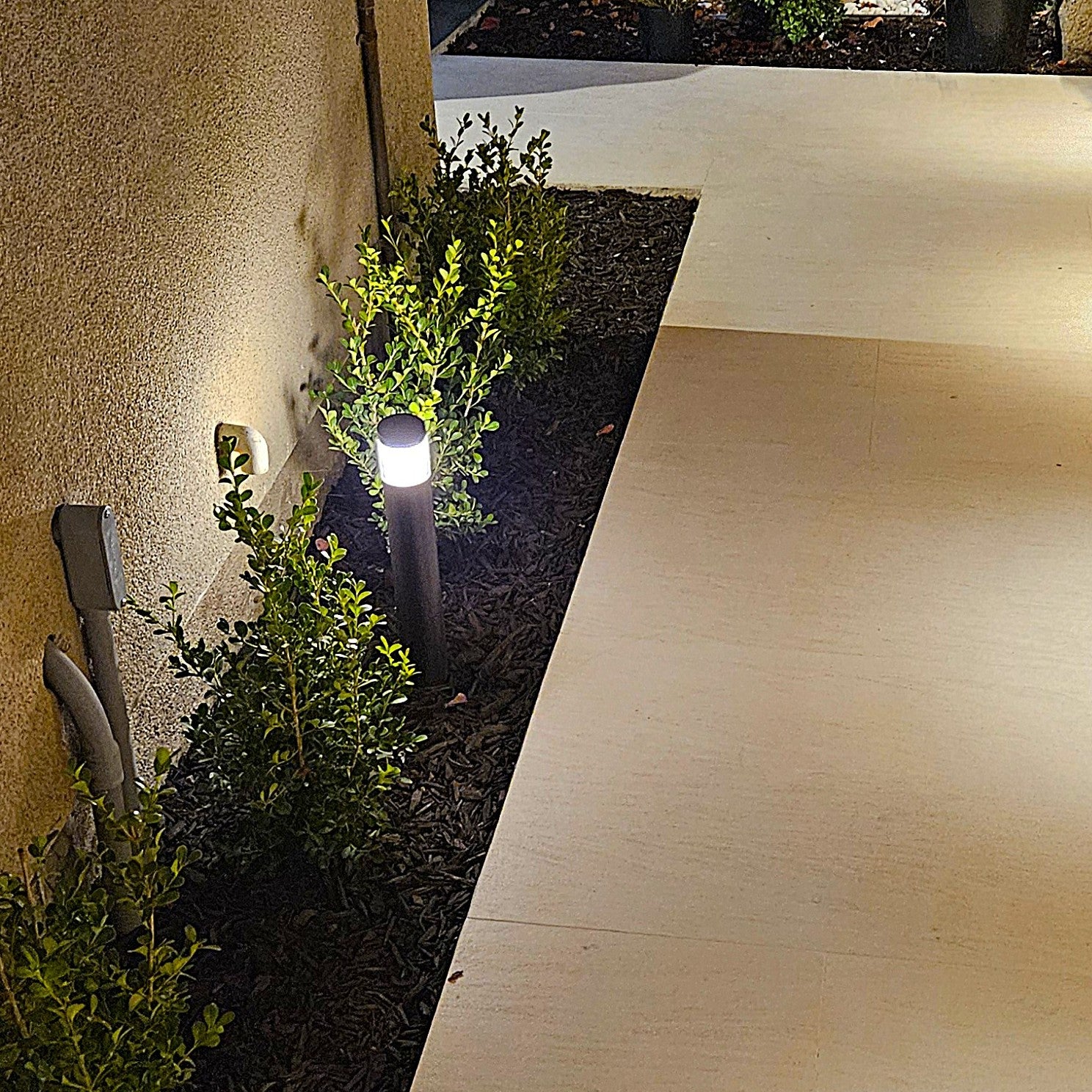 Brilia Cast Brass Natural Bronze Bollard Pathway Light, image size:1488x1488