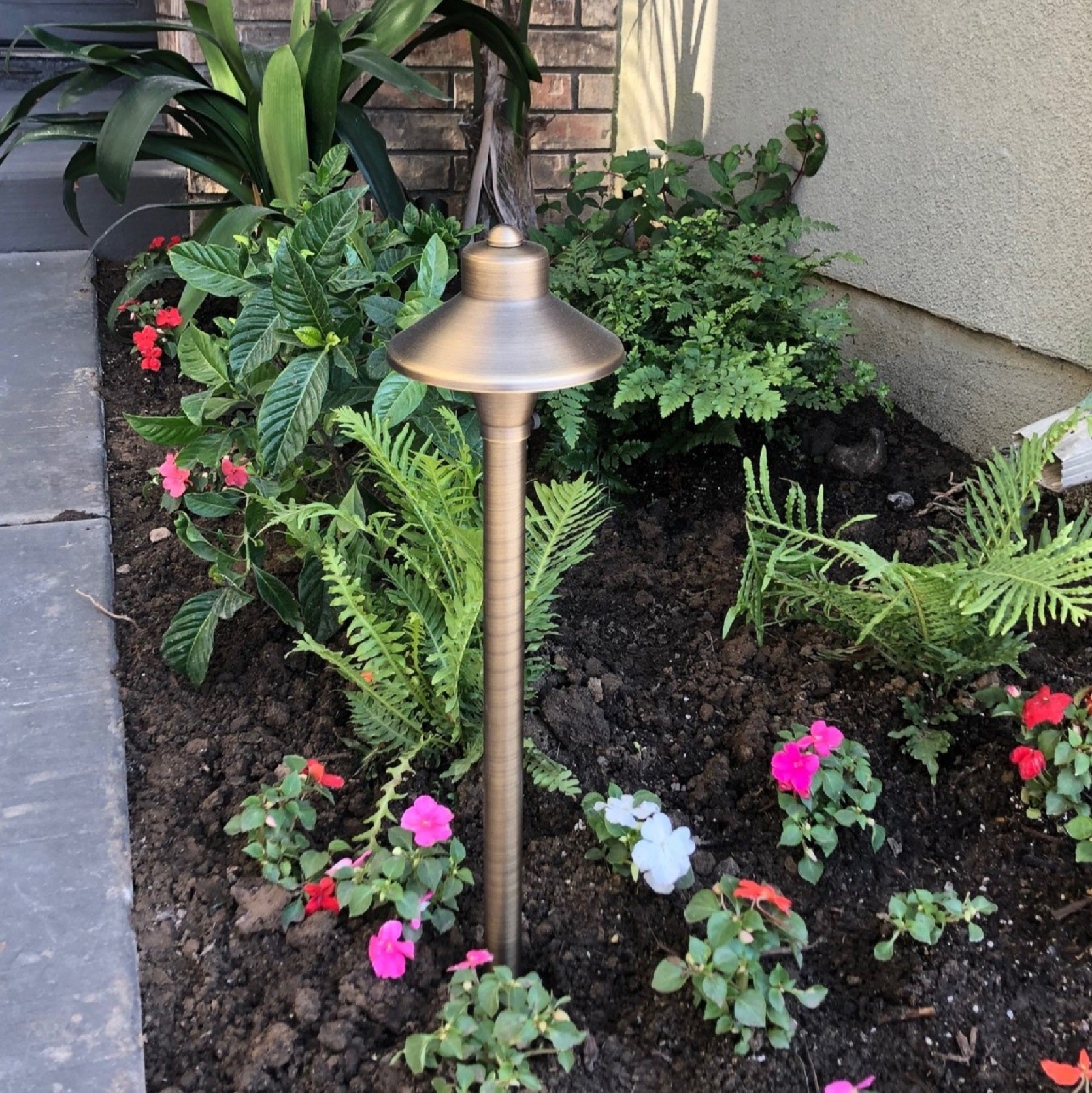 Abajour Solid Brass Path & Area Light - Low Voltage Landscape Lighting - Lumiere Lighting